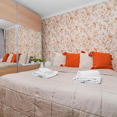 Central Apartments Grzybowska Варшава Екстер'єр фото